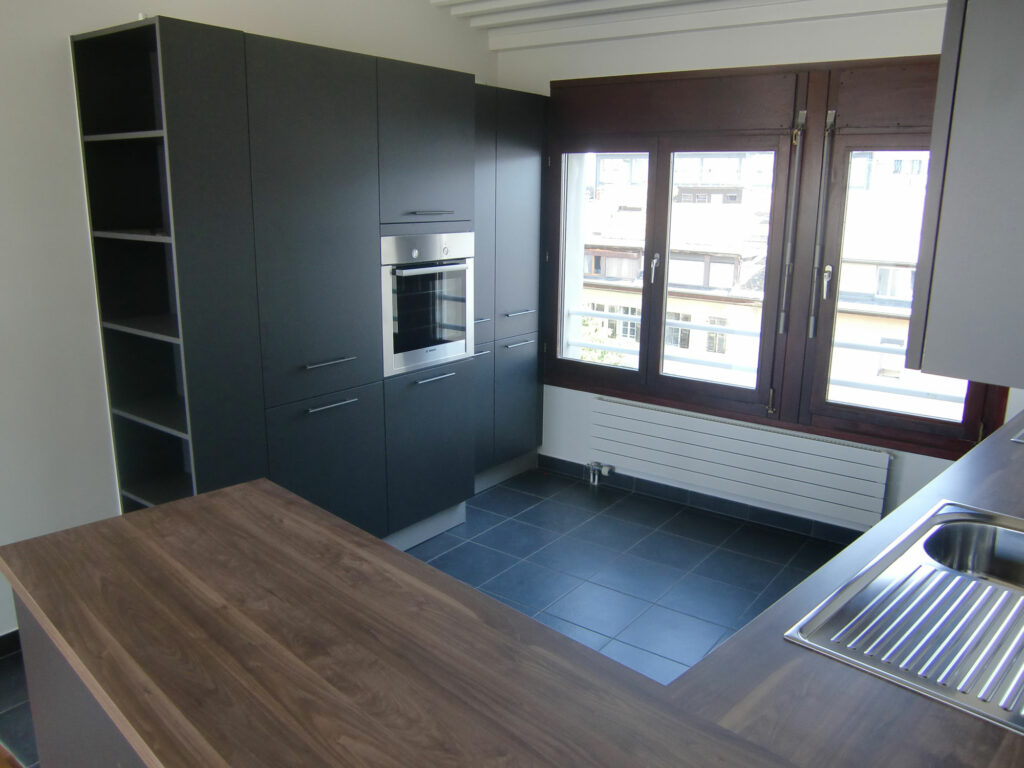 Cuisine sur mesure mélaminé et plan de travail stratifié